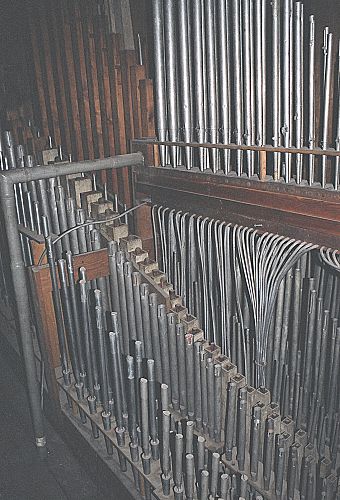 sekcja II manuału (widoczny Krummhorn 8')