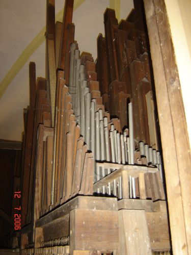 Wnętrze szafy organowej