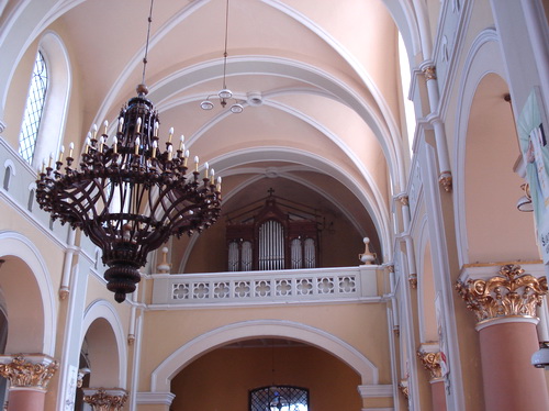 Ogólny widok chóru muzycznego i organów